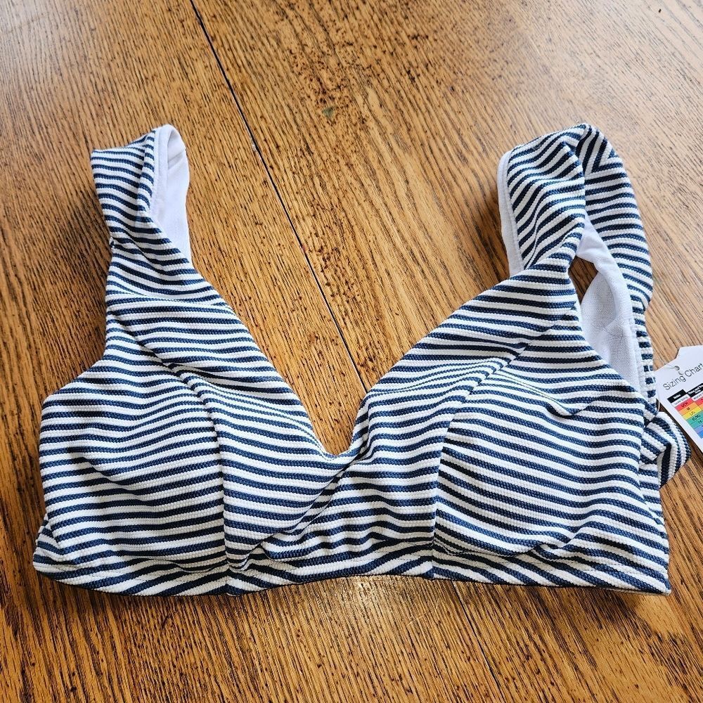 Time‎ and Tru Women’s Size M 8 to 10 Navy & White Bathing Suit Top NWT